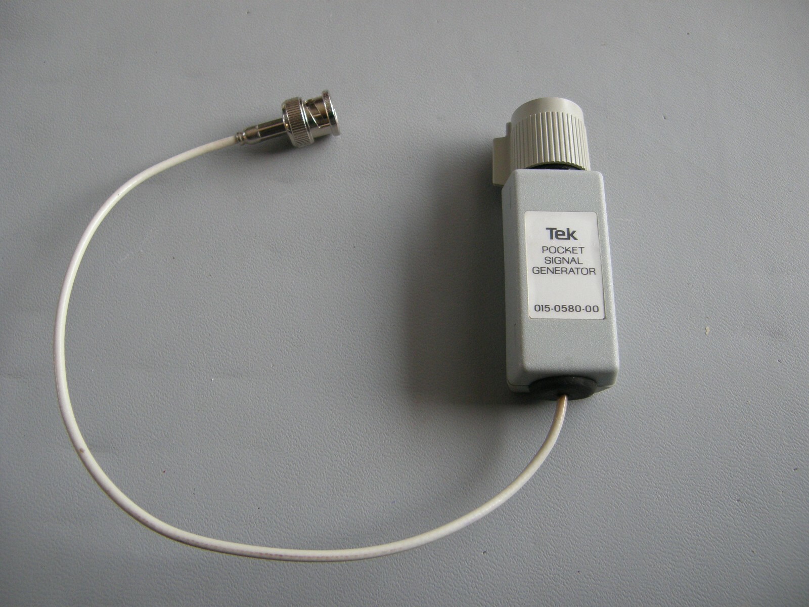 TEKTRONIX POCKET SIGNAL GENERATOR 015-0580-00