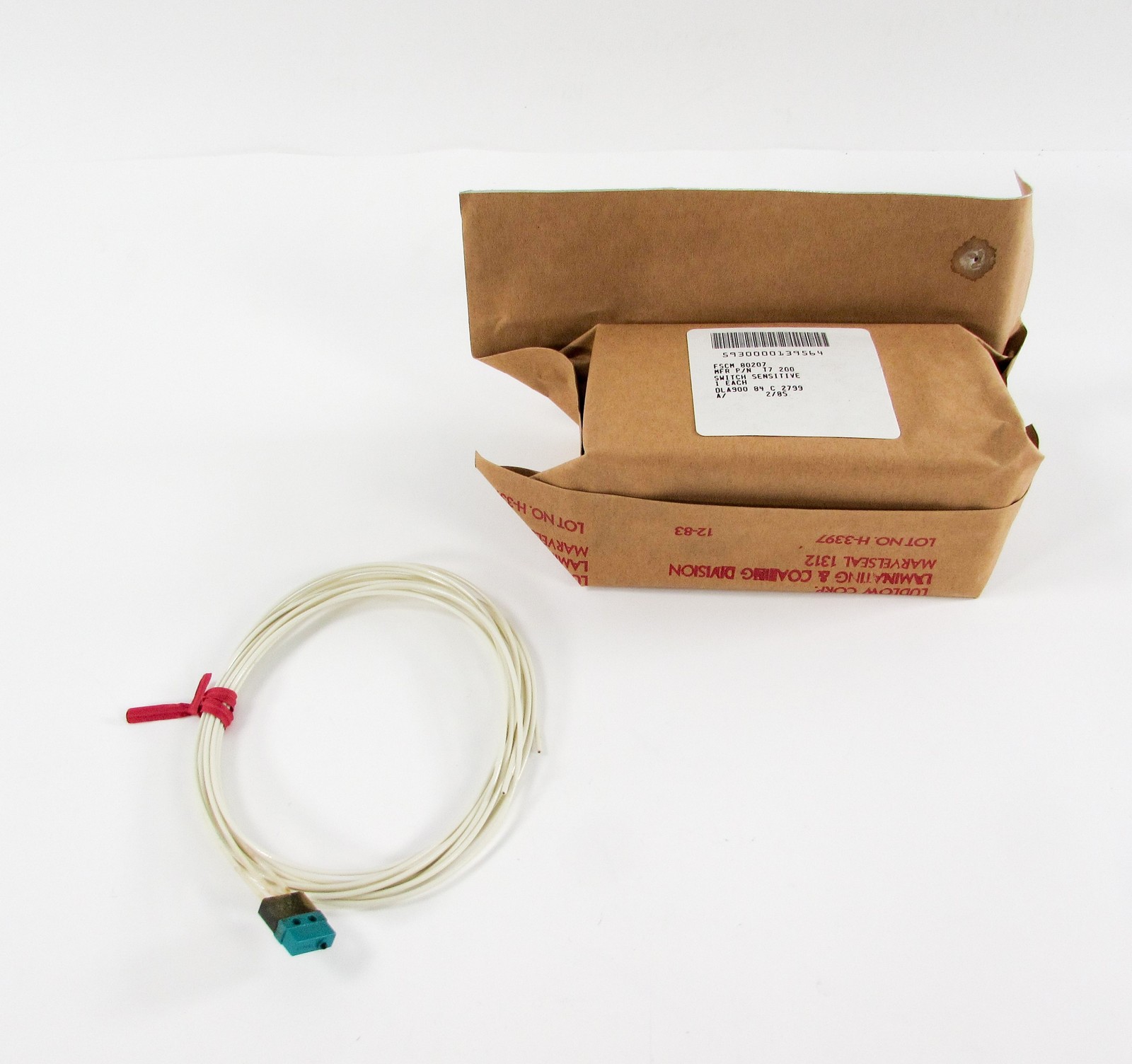 NEW T7200 Sensitive Micro Switch NSN: 5930-00-013-9564 Leads Over 48" Long