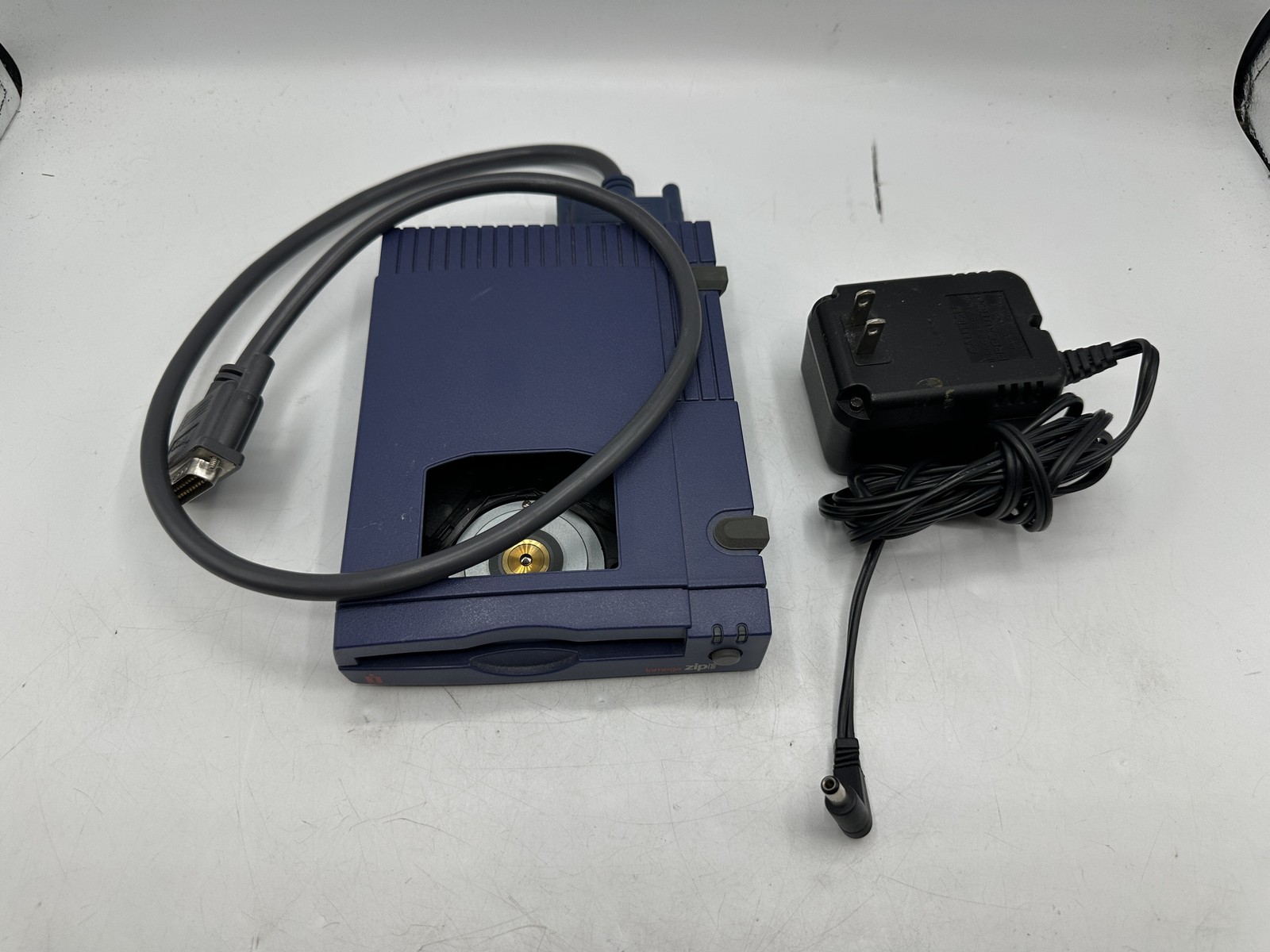 Genuine iOmega Zip 100 Zip Drive Z100P2 Drive NO LID W/ AC+ CABLE FREE SHIPPING