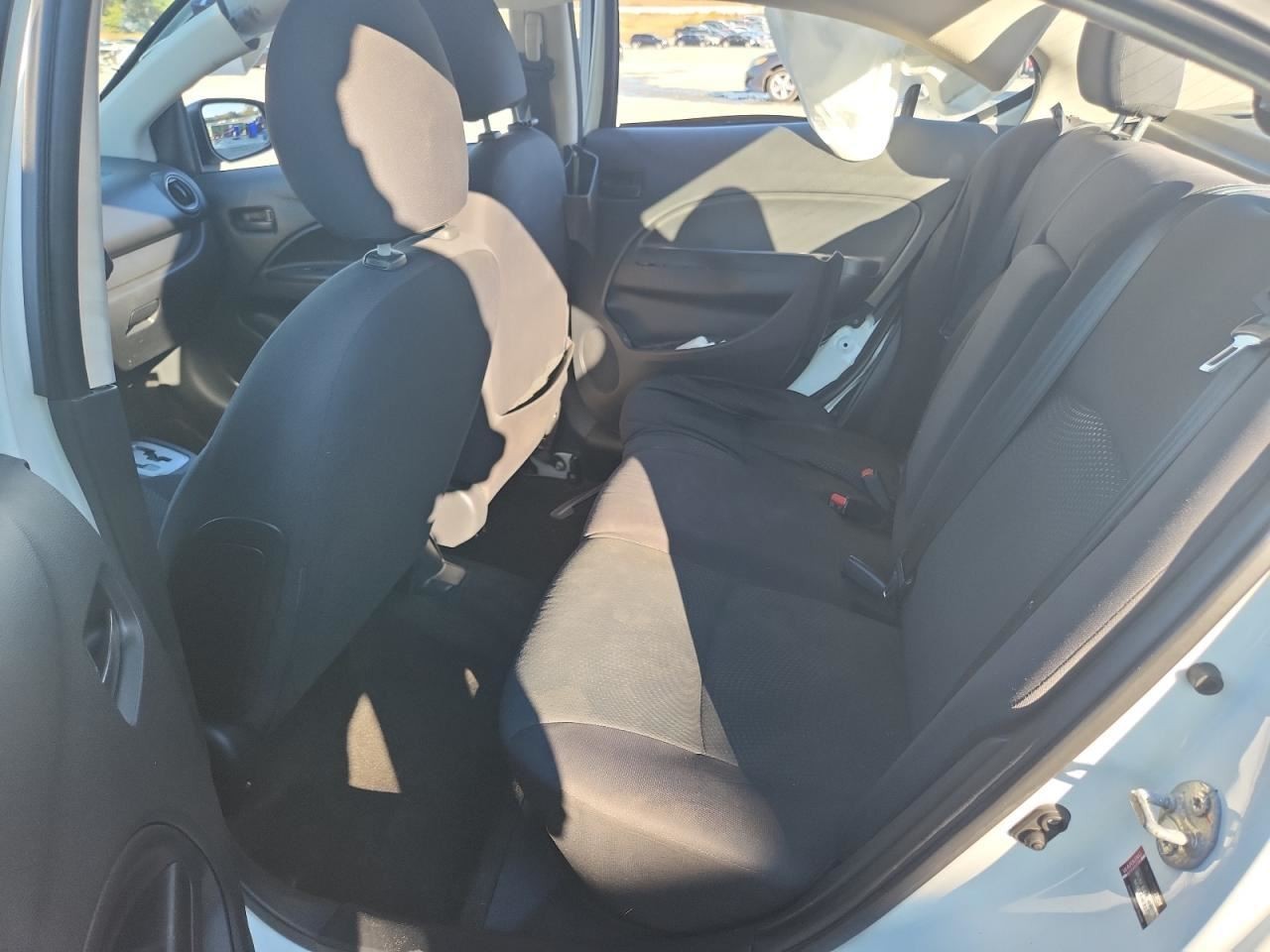 MIRAGE 2018 Glove Box 4998983