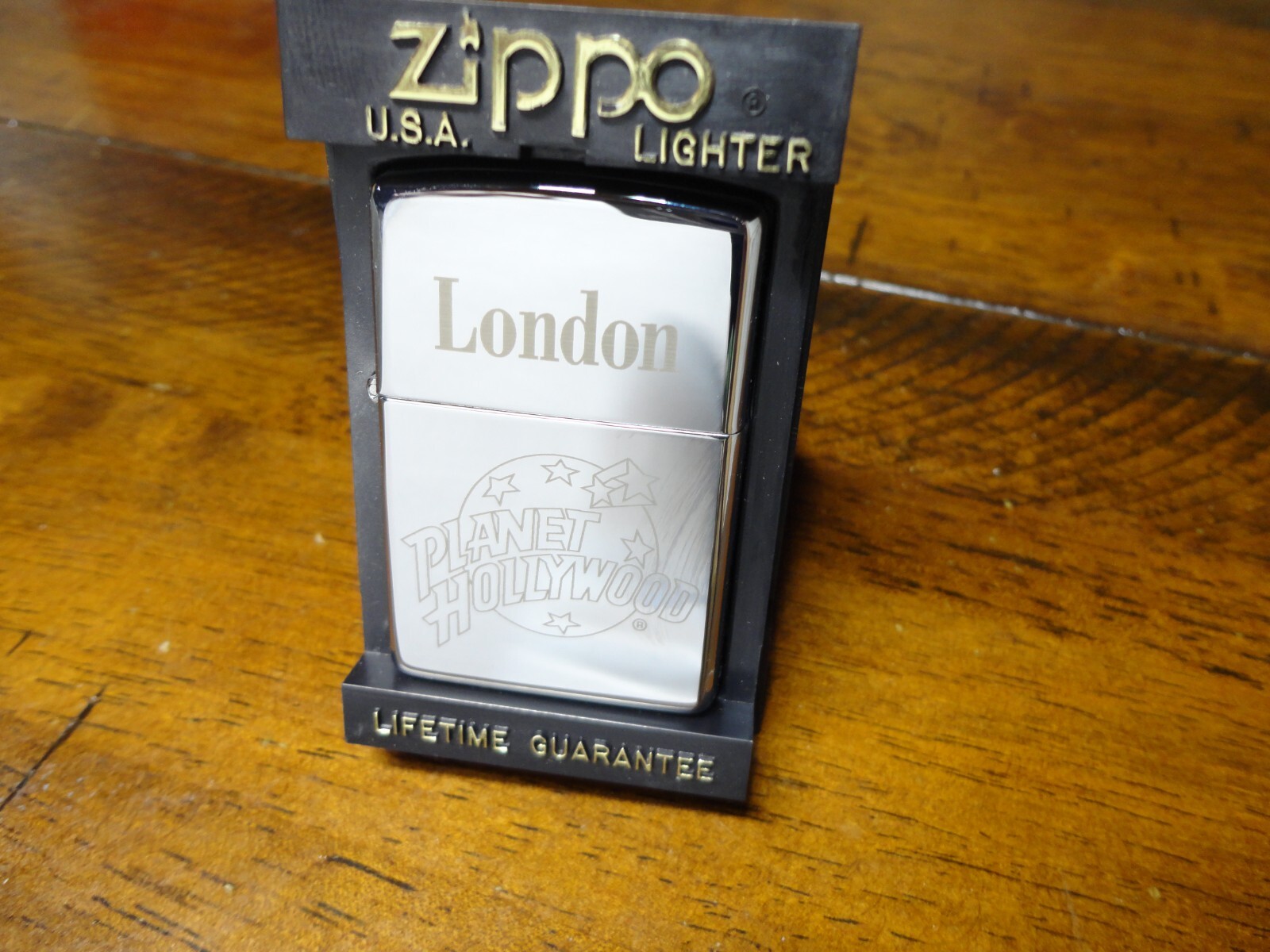 PLANET HOLLYWOOD LONDON ZIPPO LIGHTER MINT IN BOX 1998