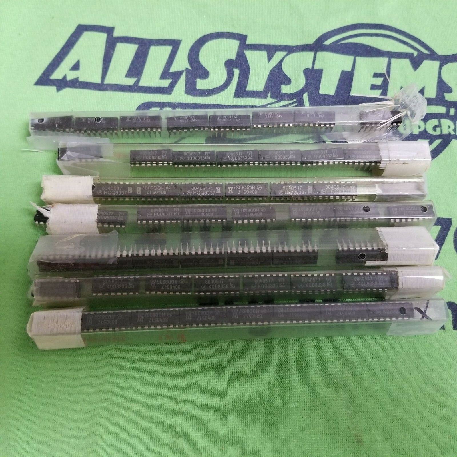 LOT 44 MOTOROLA 8040517 CHIPS - HQD8333 - 7 HQD7337-13 HDQ8338-1 KQD8336-7 plus