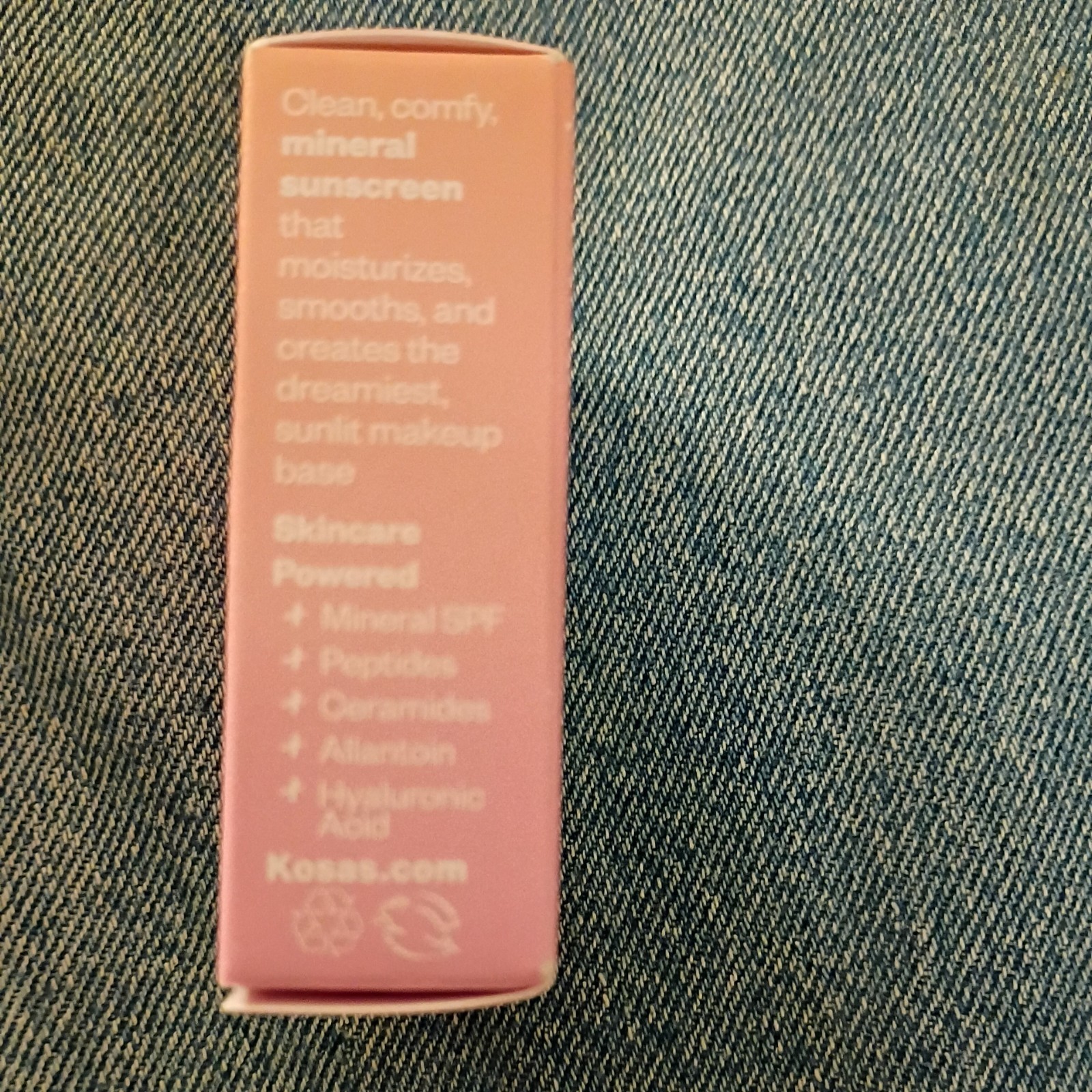 Kosas DreamBeam Comfy Smooth Sunscreen SPF 40 size 15ml