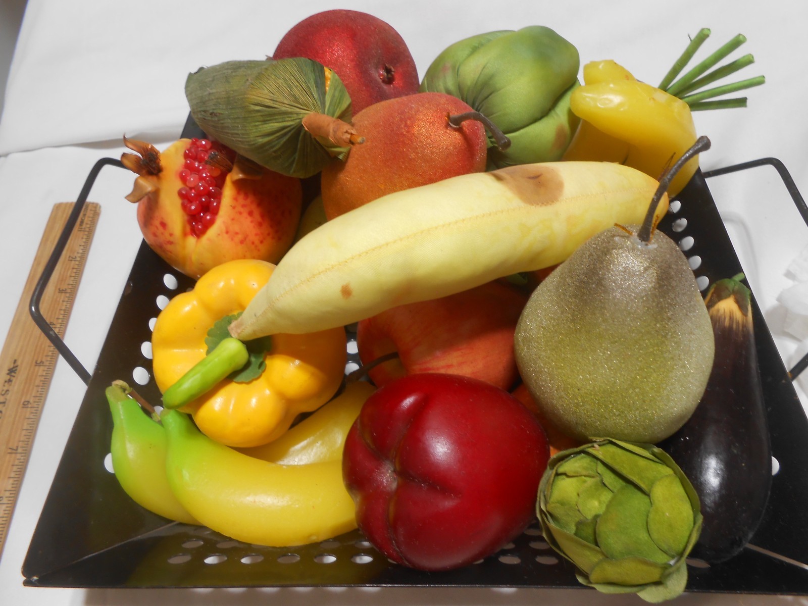 VTG LOT FRUITS & VEGGIES IN SQUARE WIRE METAL BASKET W/ HANDLES 5 #S 🍎🍌🌽 NICE