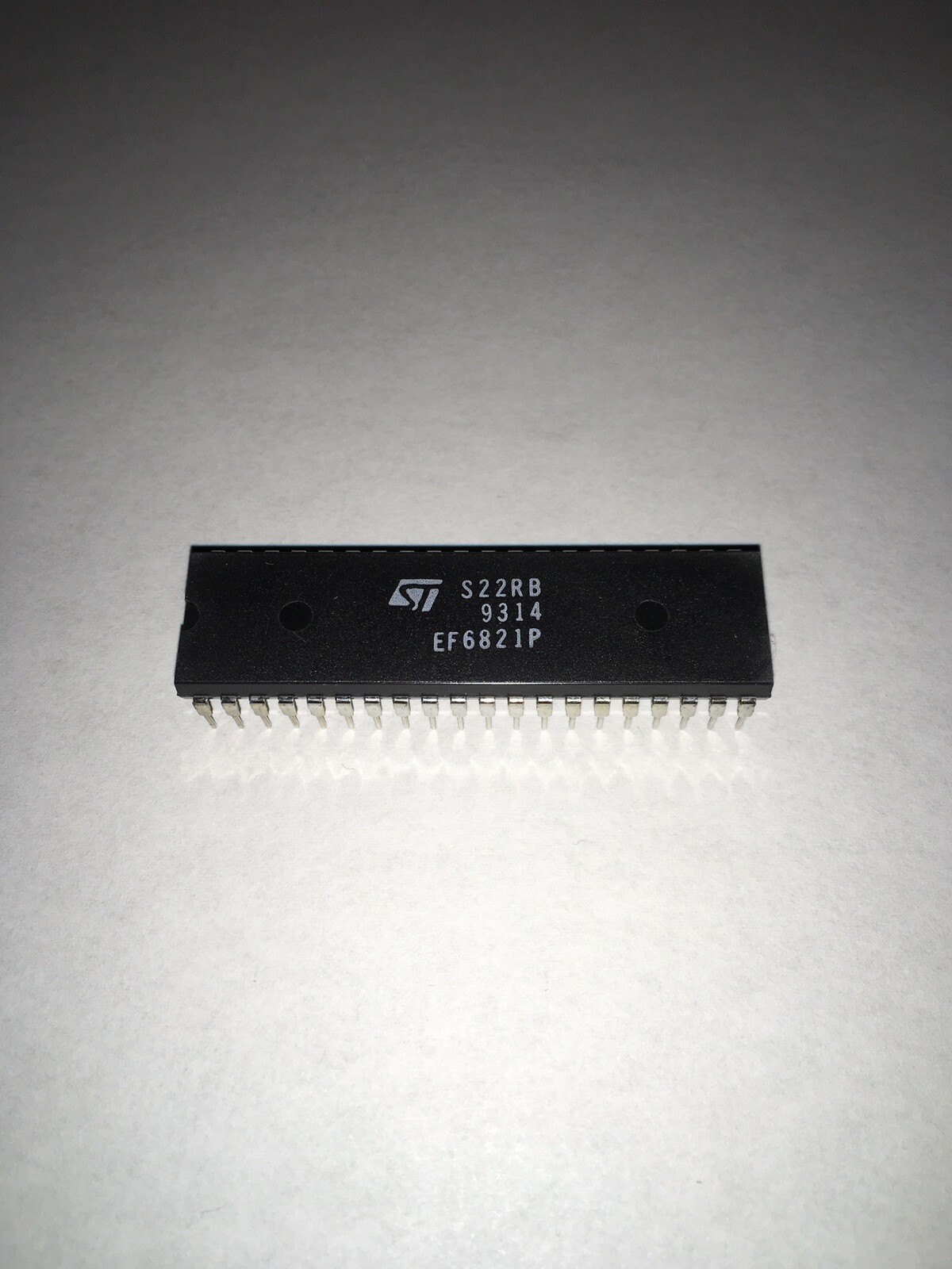 6821 PIA CHIP FOR BALLY, WILLIAMS, STERN PINBALL MACHINES-ARCADE VIDEO GAMES ETC