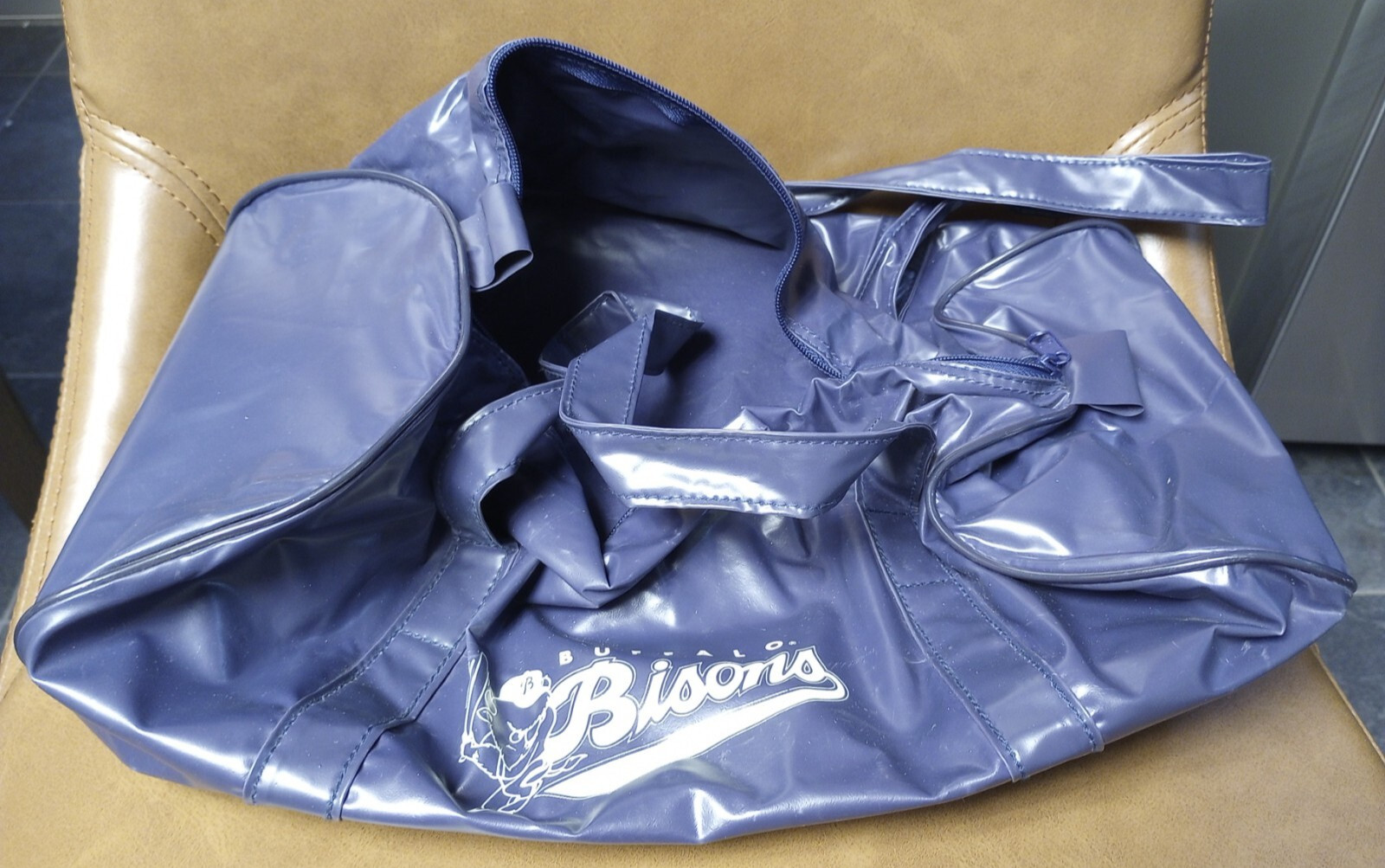 Rare Vintage BUFFALO BISONS VINYL TRAVEL DUFFLE BAG, MiLB, Minor League Baseball