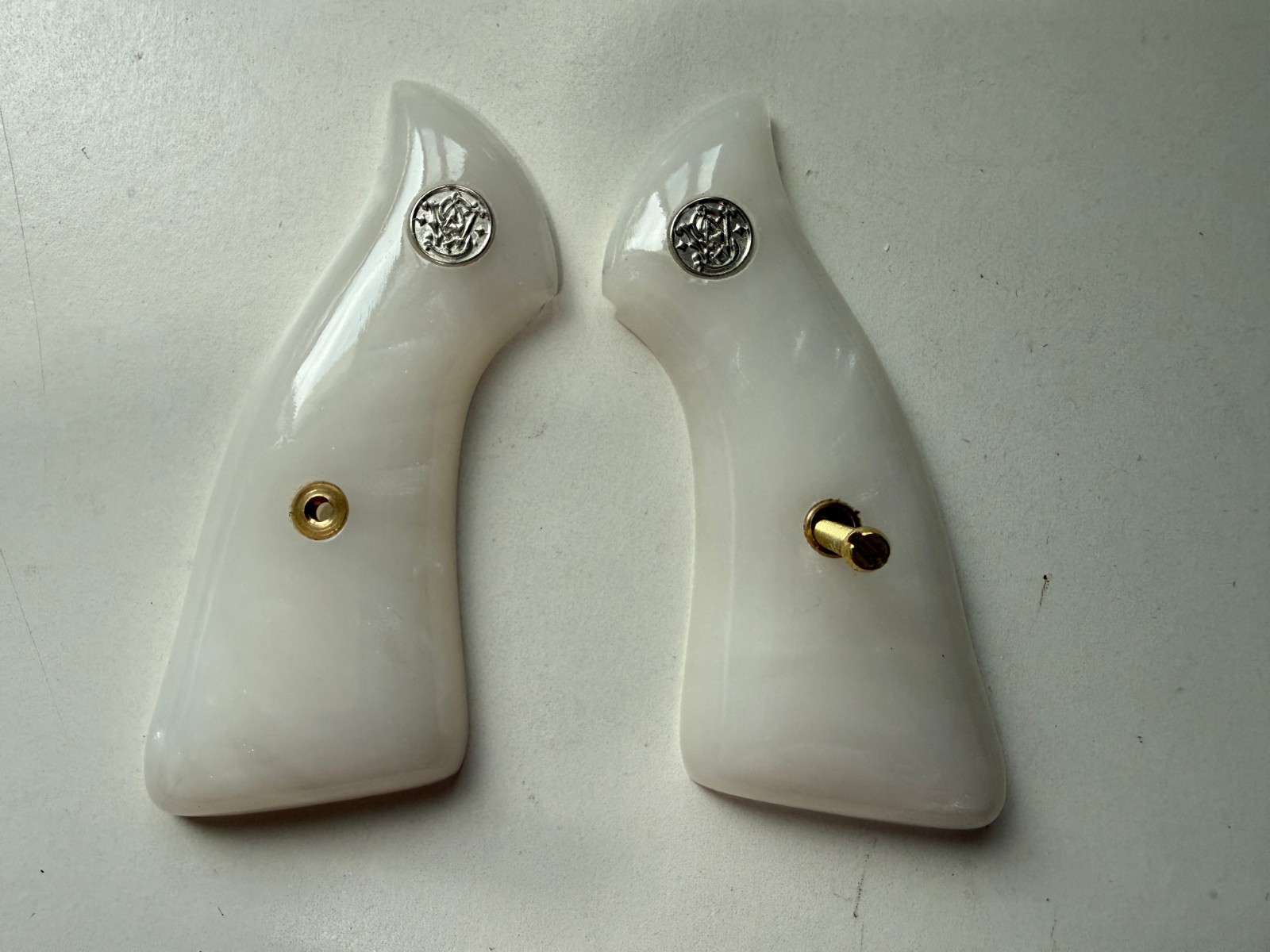 NEW Smooth White Pearl Resin Grips For S&W J Frame Square Butt Chief Special