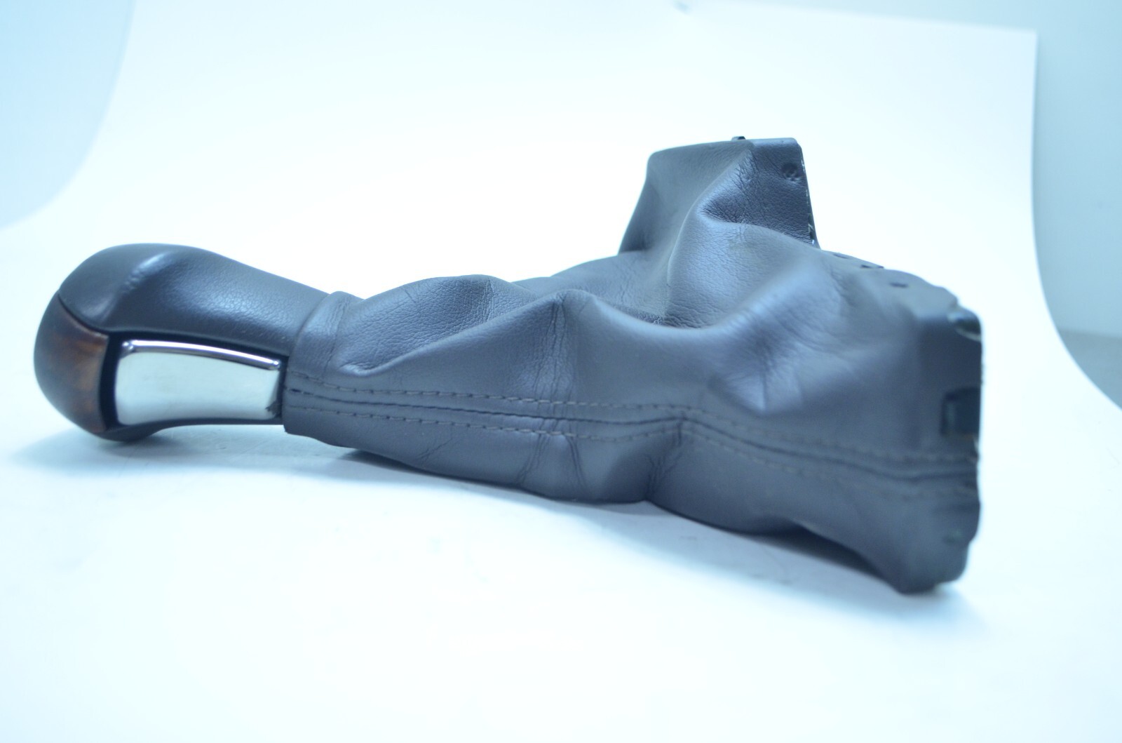 10-13 BUICK LACROSSE AUTOMATIC TRANSMISSION SHIFTER BOOT OEM