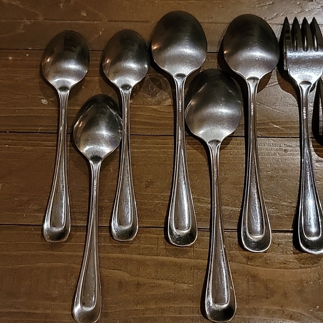 15 Piece Oneida Sand Dune Glossy Stainless Flatware 3 Table Settings