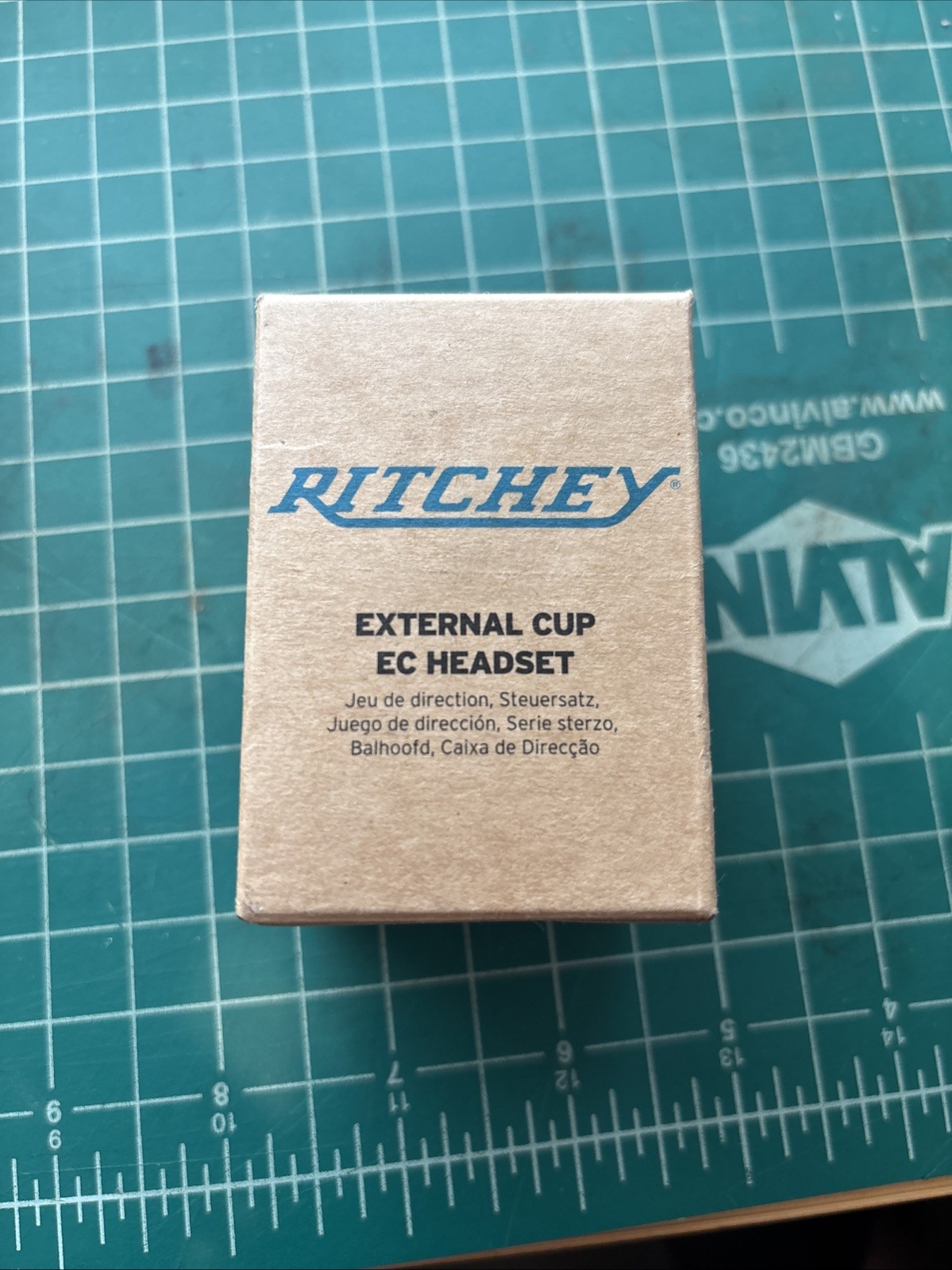 Ritchey Logic Comp 1-1/8" Threadless Headset: EC34/28.6 EC34/30, Black