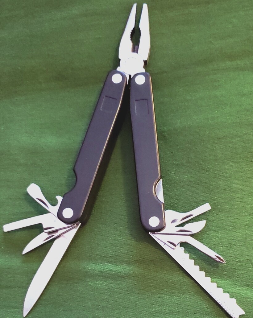 Handy 4" Folding Multi-Tool with Case