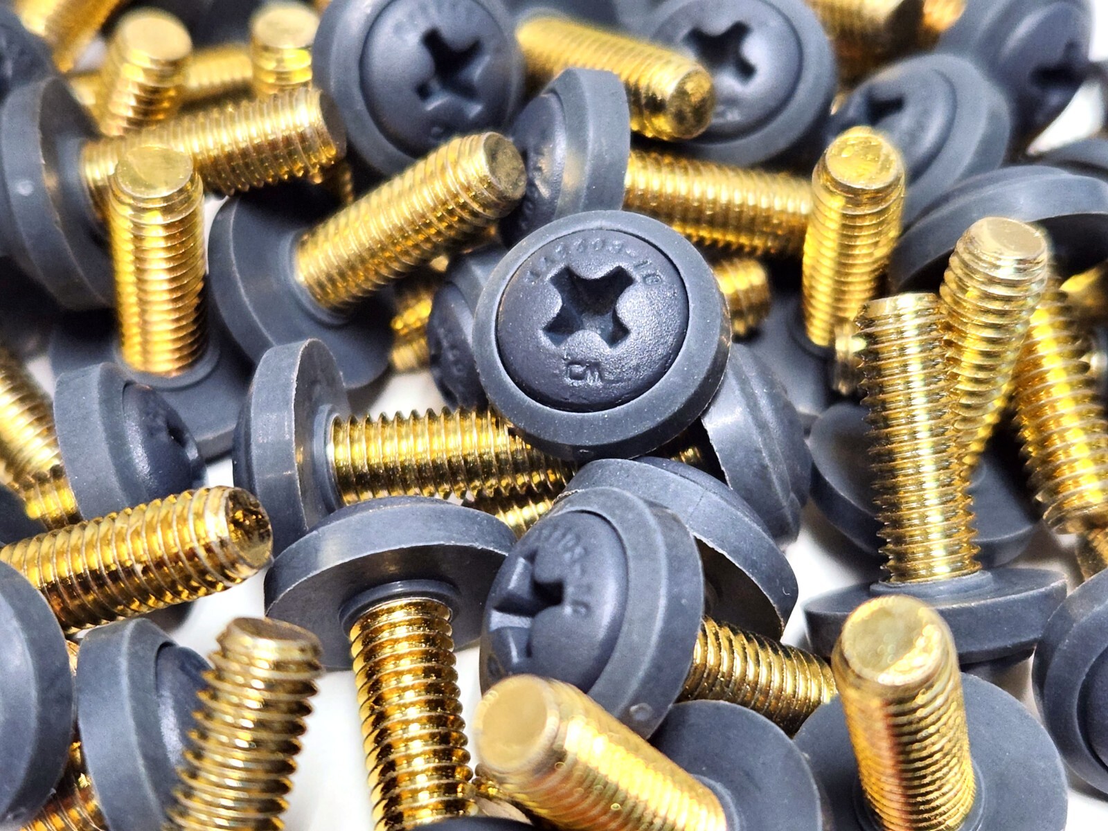 GTE 3030-1768 10-32 x 0.625in Phantom Grey Specialty Dress Screw