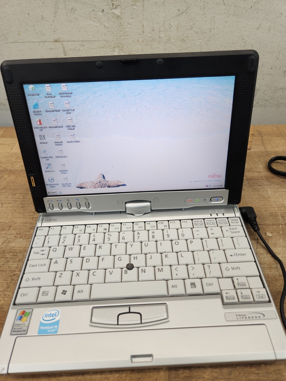 Vintage Fujitsu LifeBook P1510D Windows XP Laptop/Tablet PC *READ