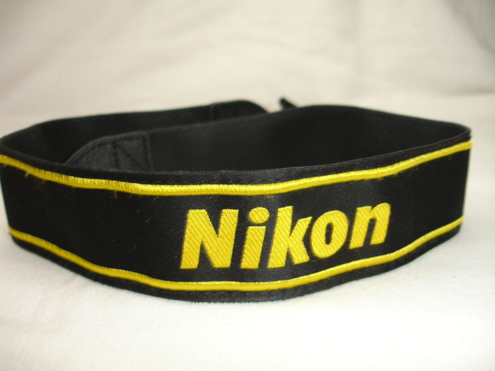 NIKON D850 CAMERA NECK STRAP , AN-DC18 , OEM