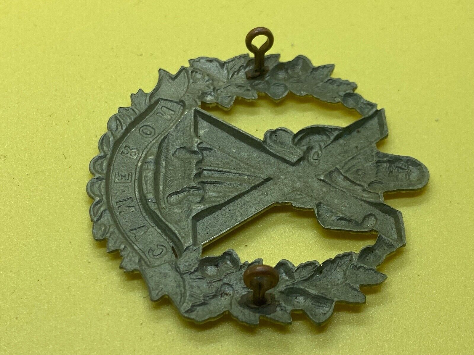 Original WW1 / WW2 British Army Cameron Highlanders Cap Badge