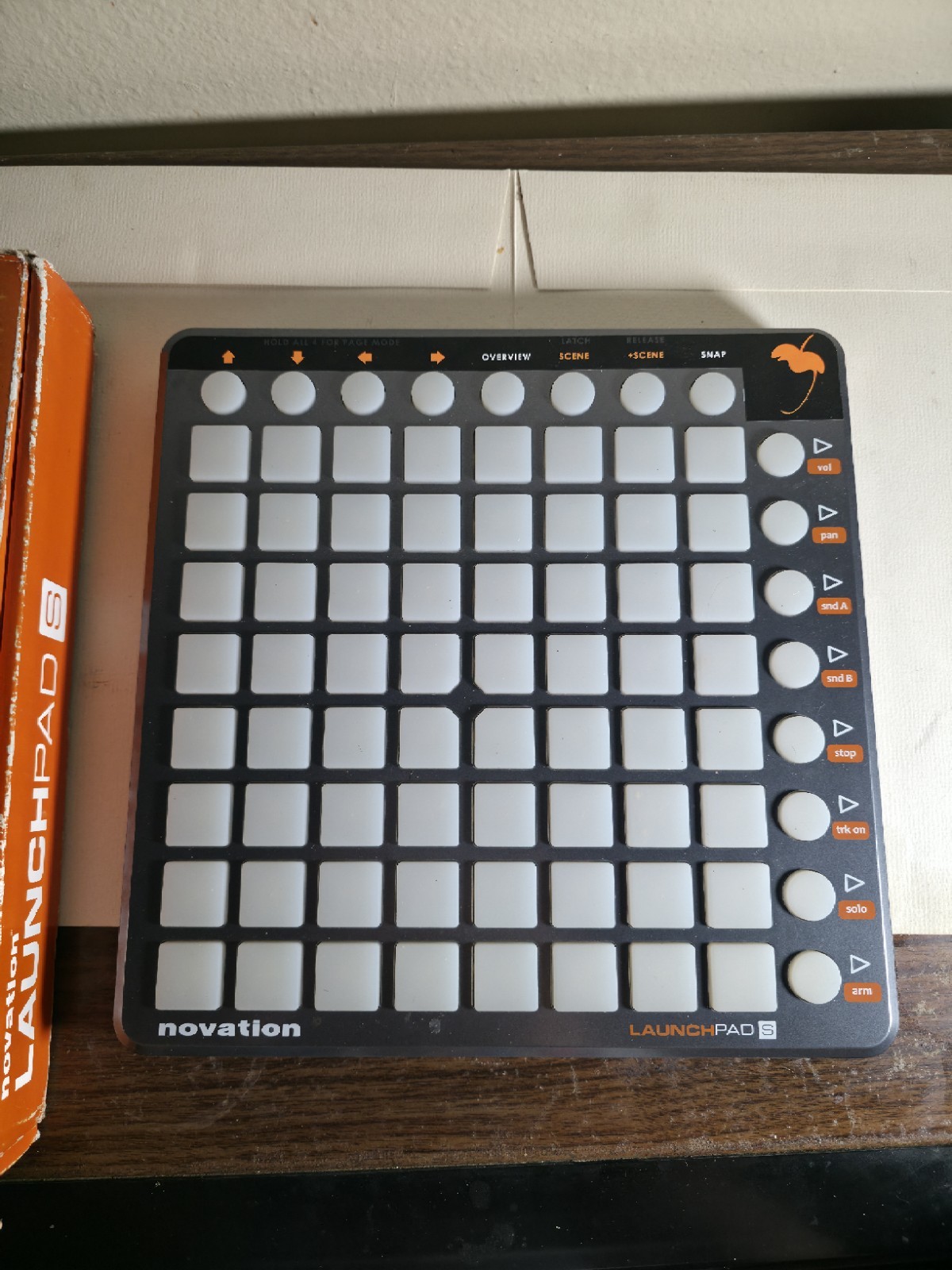 NOVATION LAUNCHPAD S with Box, USB Cord, and Manual