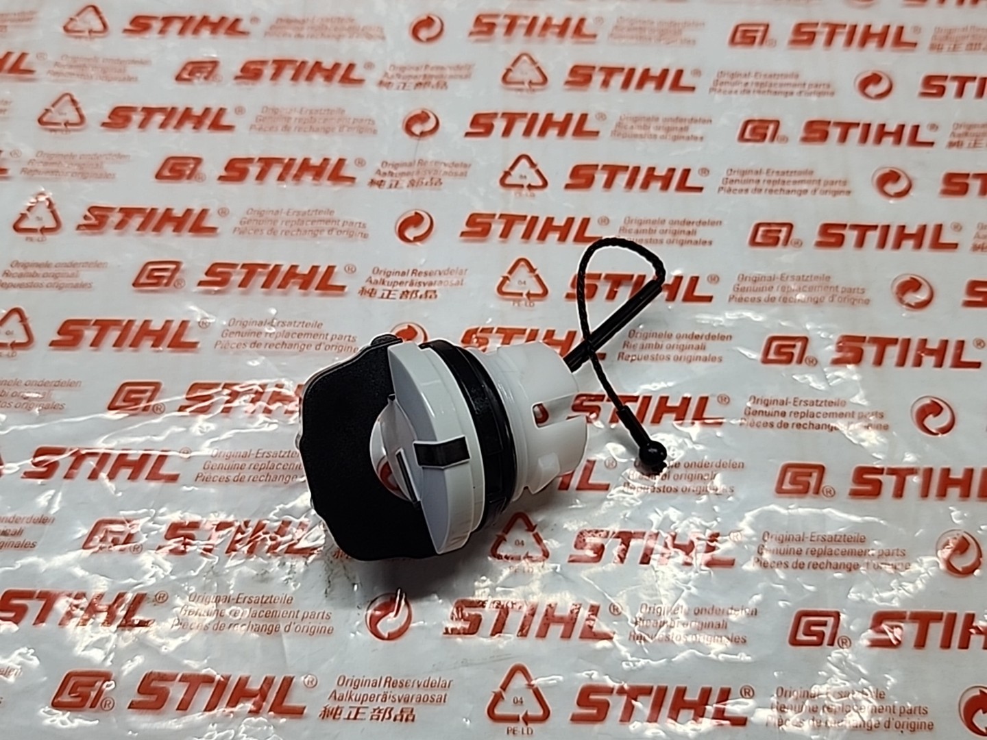 STIHL Toolless Oil Cap 211 171 181 192T ( 0000-350-0537 )