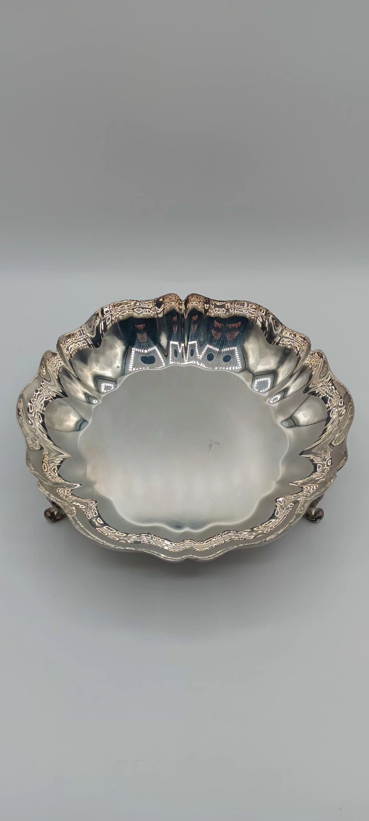 WM A ROGERS Footed Silverplated Candy Dish Scalloped Shell Serving Bowl