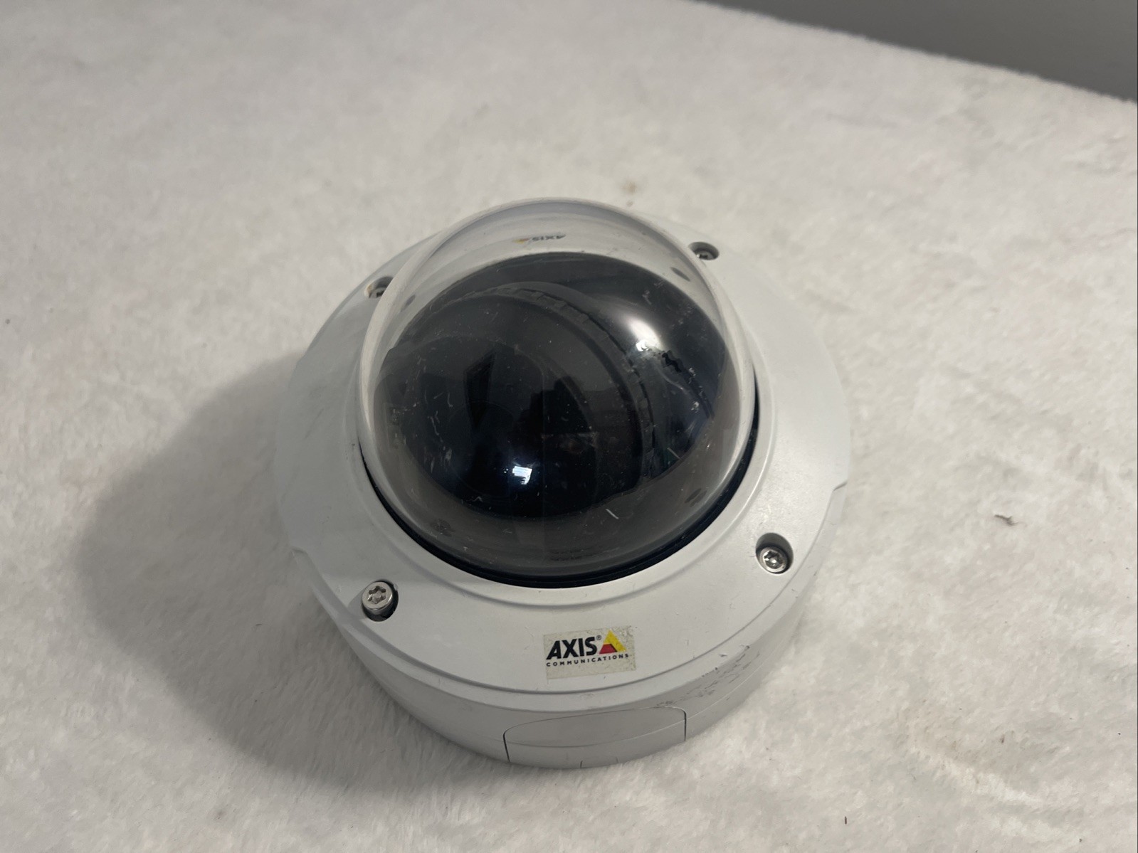 Axis Communications P3245-LVE Network Dome Security Camera P/N: 01593-001-01