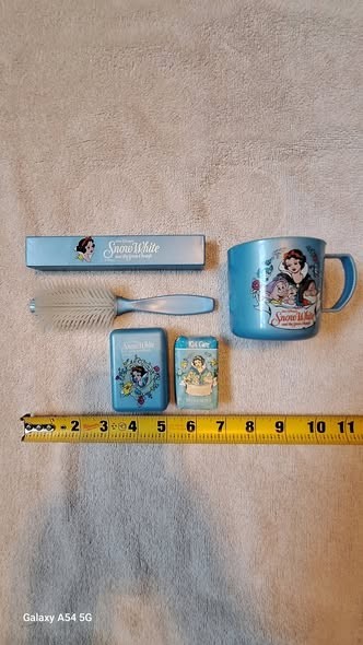 VINTAGE SNOW WHITE New Old Stock, Never Used Bathroom/Hygiene Set Blue