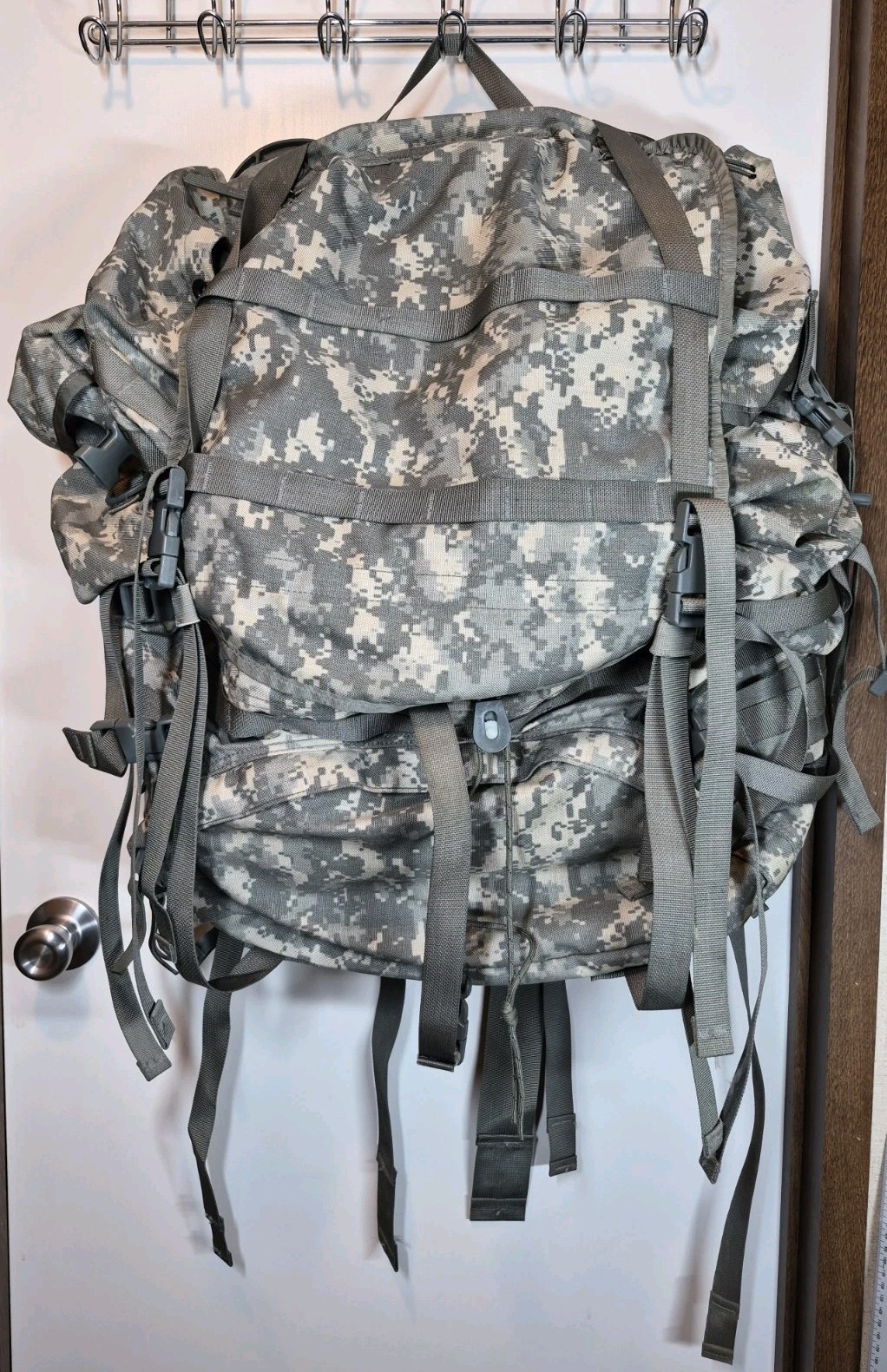 US Army ACU MOLLE II Large Rucksack Backpack Camo W/frame Lightweight