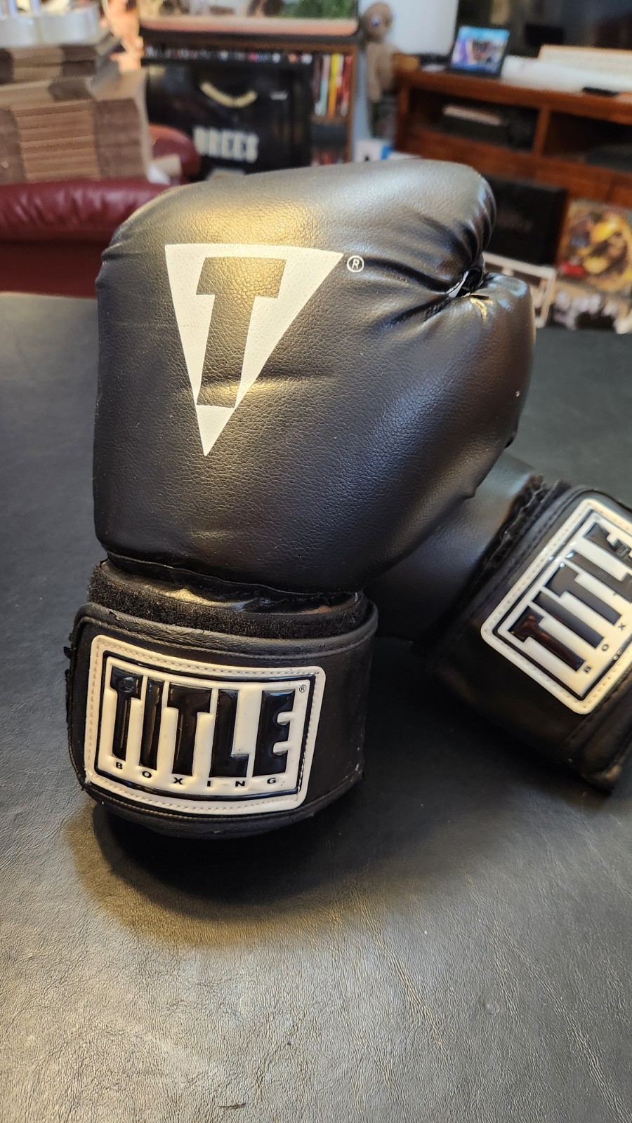 Title Classic Boxing Professional Old School Boxing Gloves 12oz Decent Shape!
