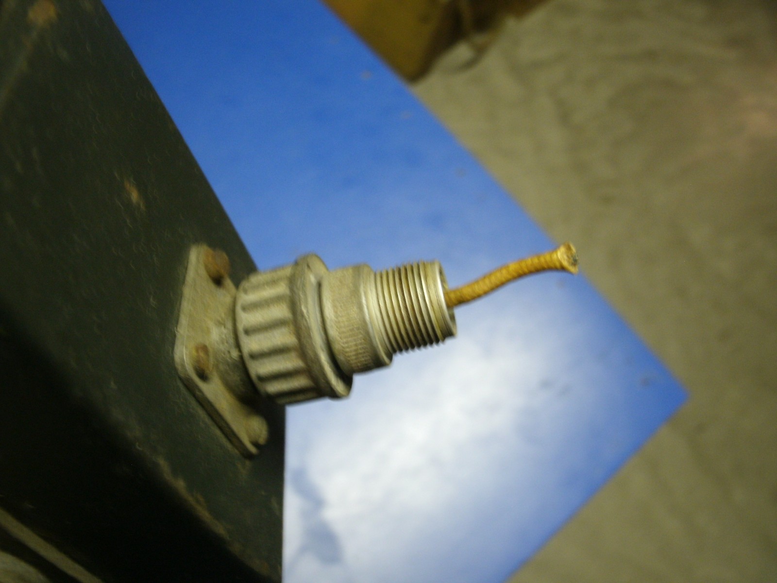 US AIRCRAFT GUN SIGHT - GUN CAMERA SWITCH W.W.II