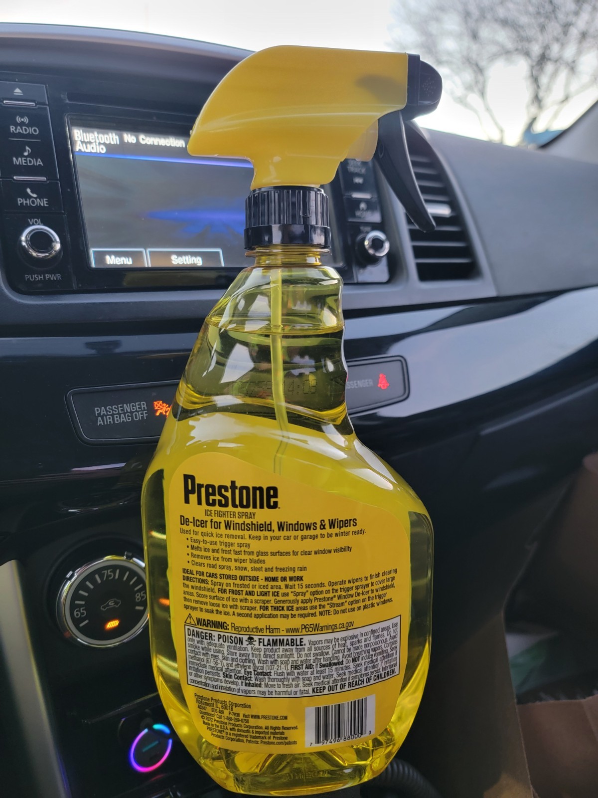 Prestone De-Icer Ice Fighter Spray for windshield, windows,& wipers 32 oz Bottle