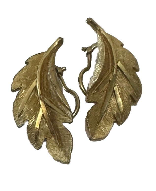 VTG Lovely Fall Leaf Vintage BSK Gold Tone Clip Earrings Curled Leaves MCM