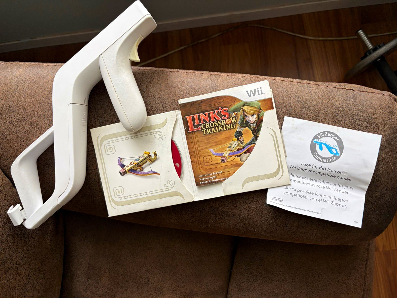 Nintendo Wii Zapper + Link’s Crossbow Training (NTSC-U/C) 2007 Zelda