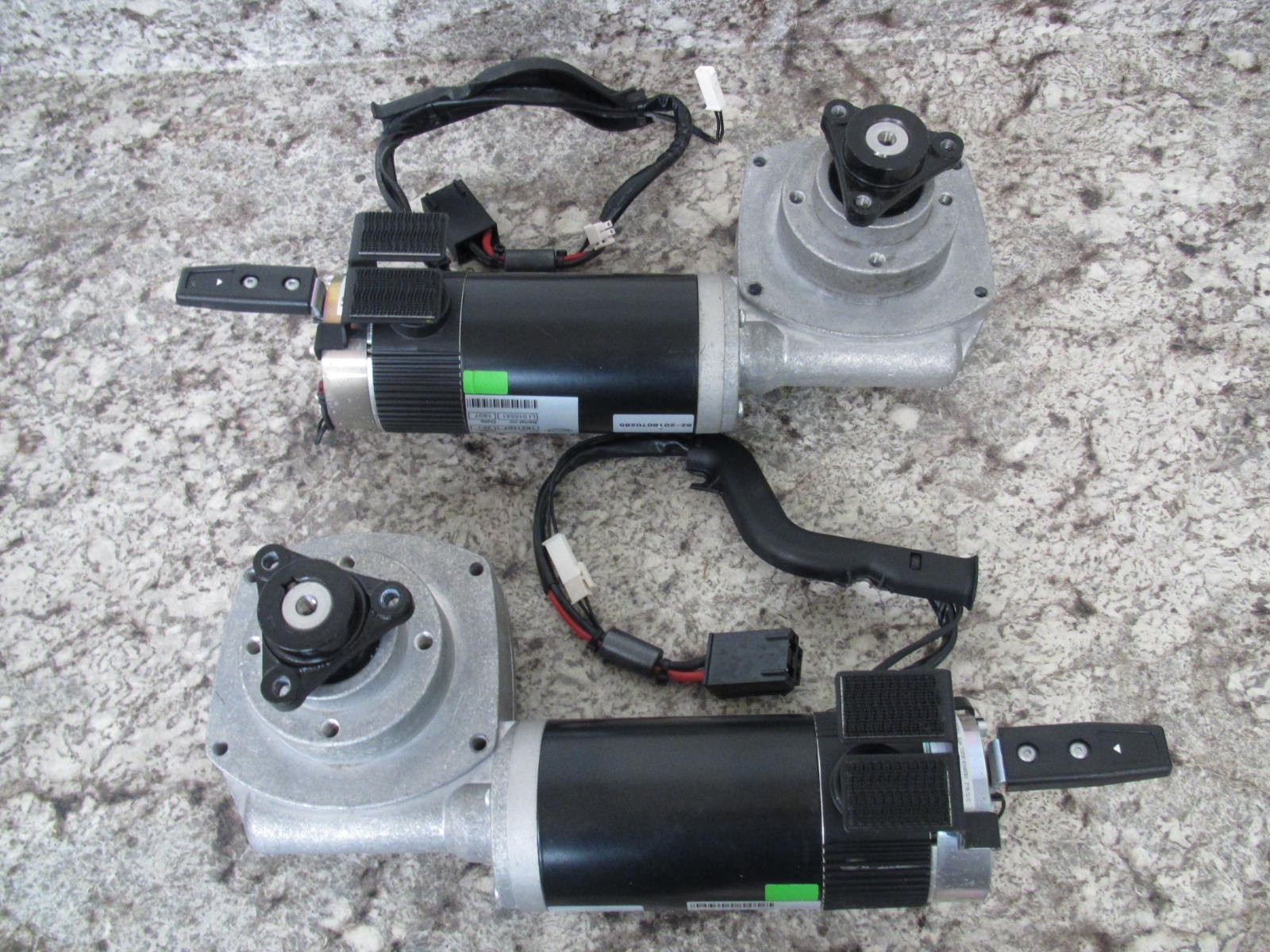 2 x New Permobil 1831167 / 1831168 Power Wheelchair L/R Driving Units / Motors