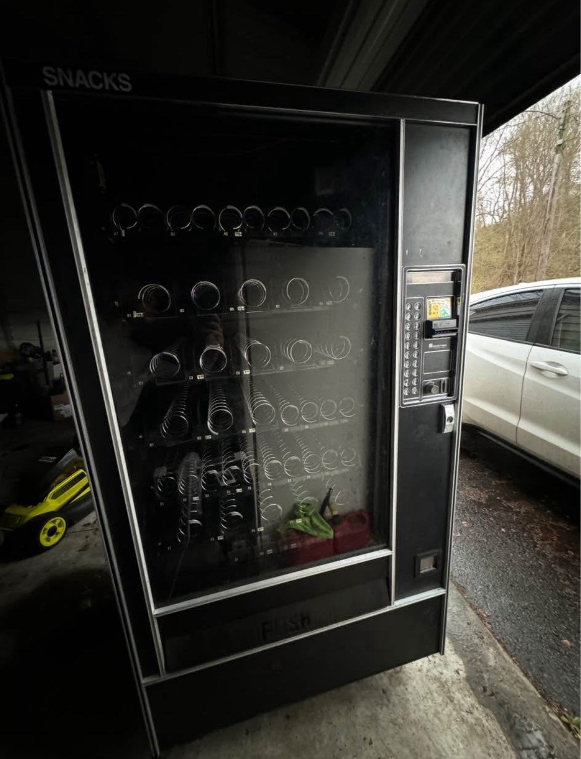 Automatic Products 7600 Snack Vending Machine