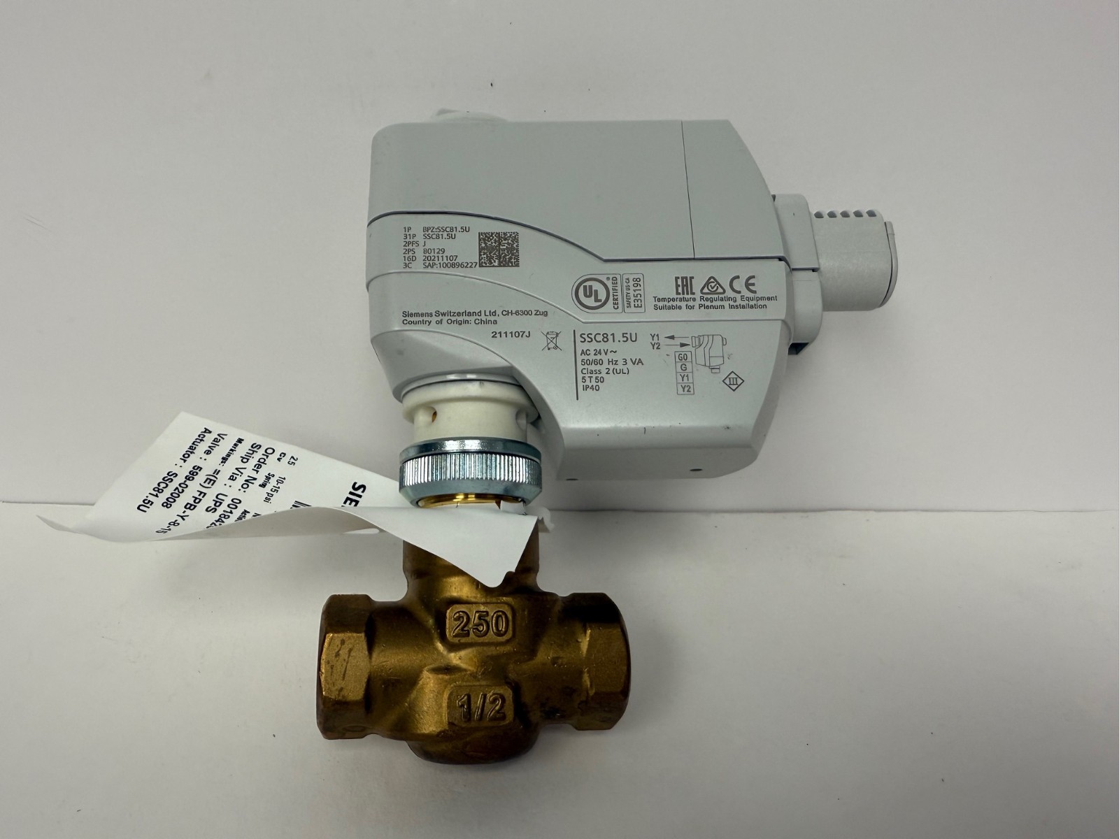 SIEMENS 260-02008 POWERMITE 599 SERIES ACTUATOR SSC81.5U & VALVE 599-02008 NEW