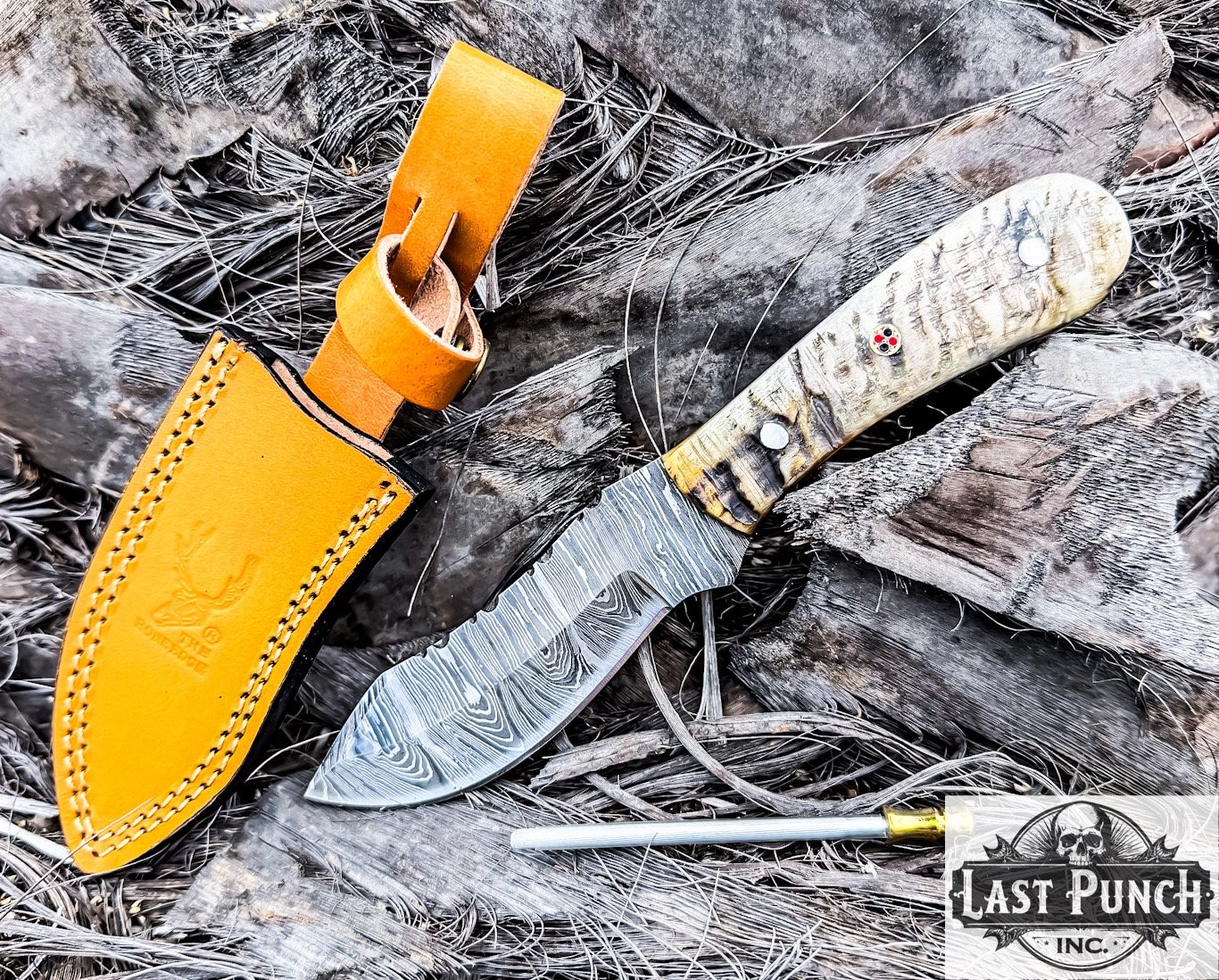9" Damascus Steel Skinner Hunting Knife Ram Horn Handle w/ Leather Sheath