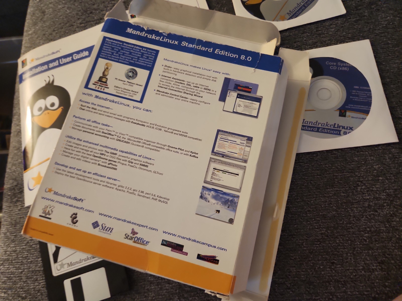 Complete Linux Operating System 8.0 Mandrake Linux Box Set 3 CDs Boot Disk