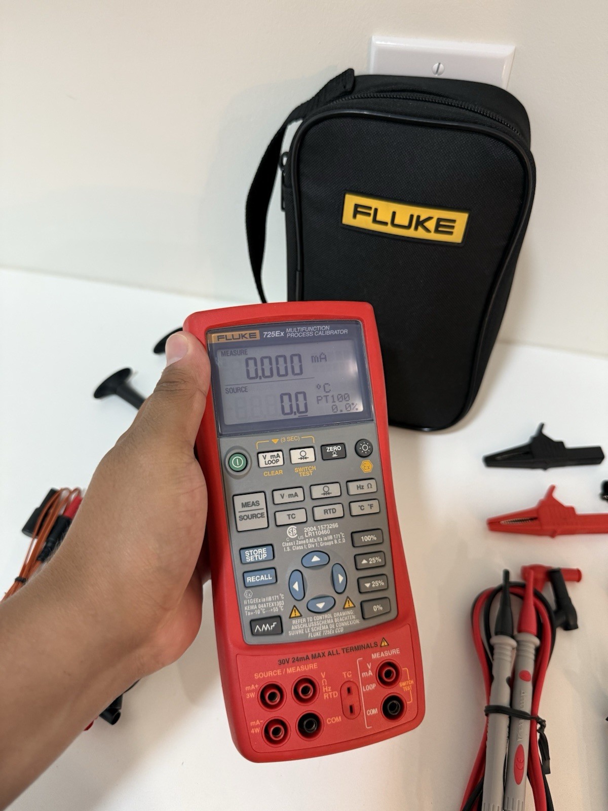 FLUKE 725EX MULTIFUNCTION PROCESS CALIBRATOR W/ ACCESSORIES SHIPS FAST