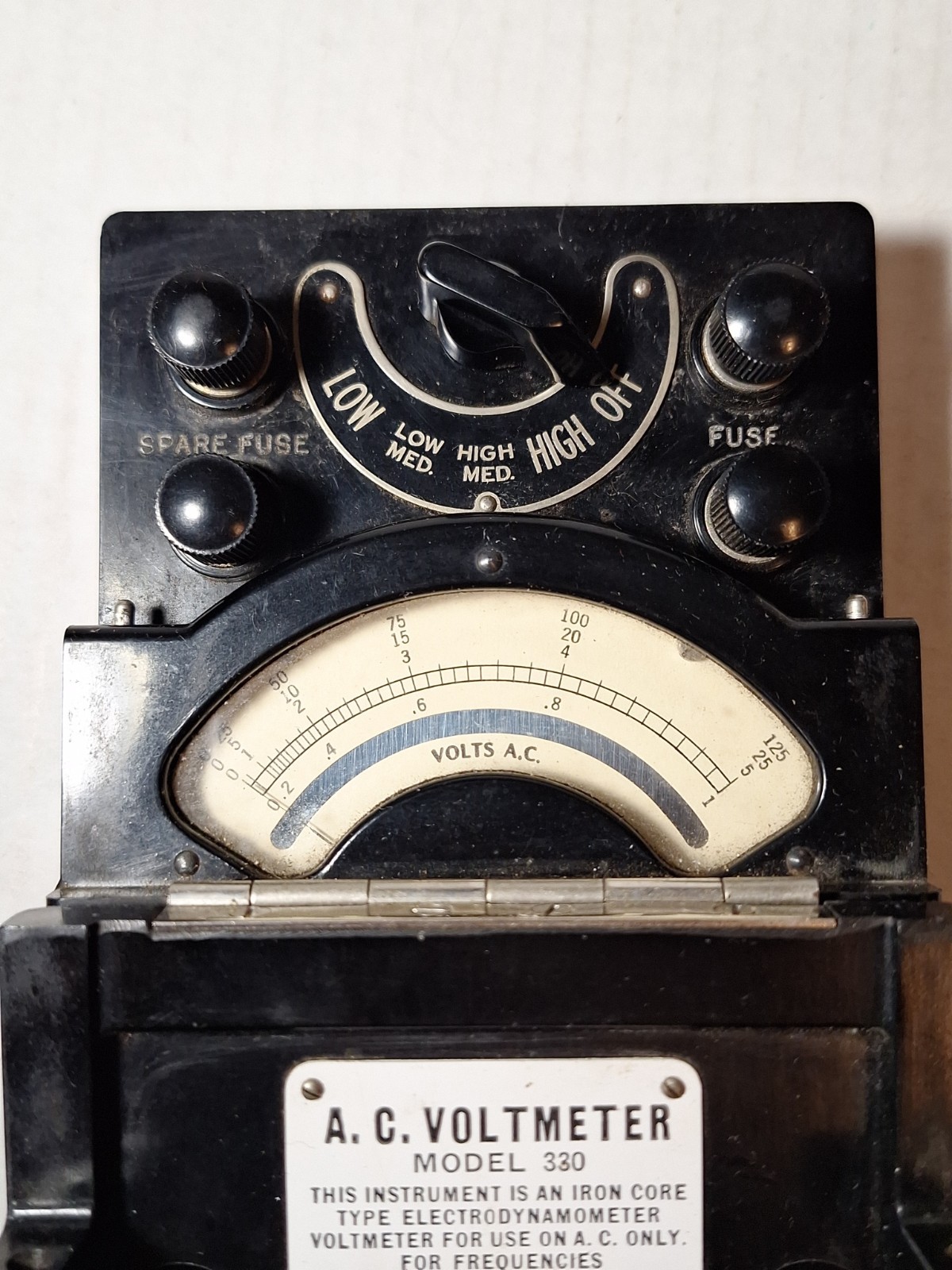 Vintage A.C. Voltmeter Model 33O Weston Iron Core Electrodynamoter Bakelite