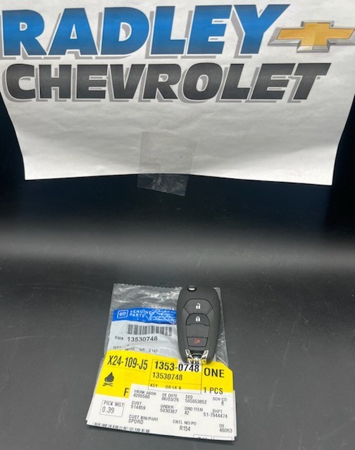 NEW RADLEY CHEVROLET OEM Genuine GM Keyless Entry Transmitter Key Fob 13530748