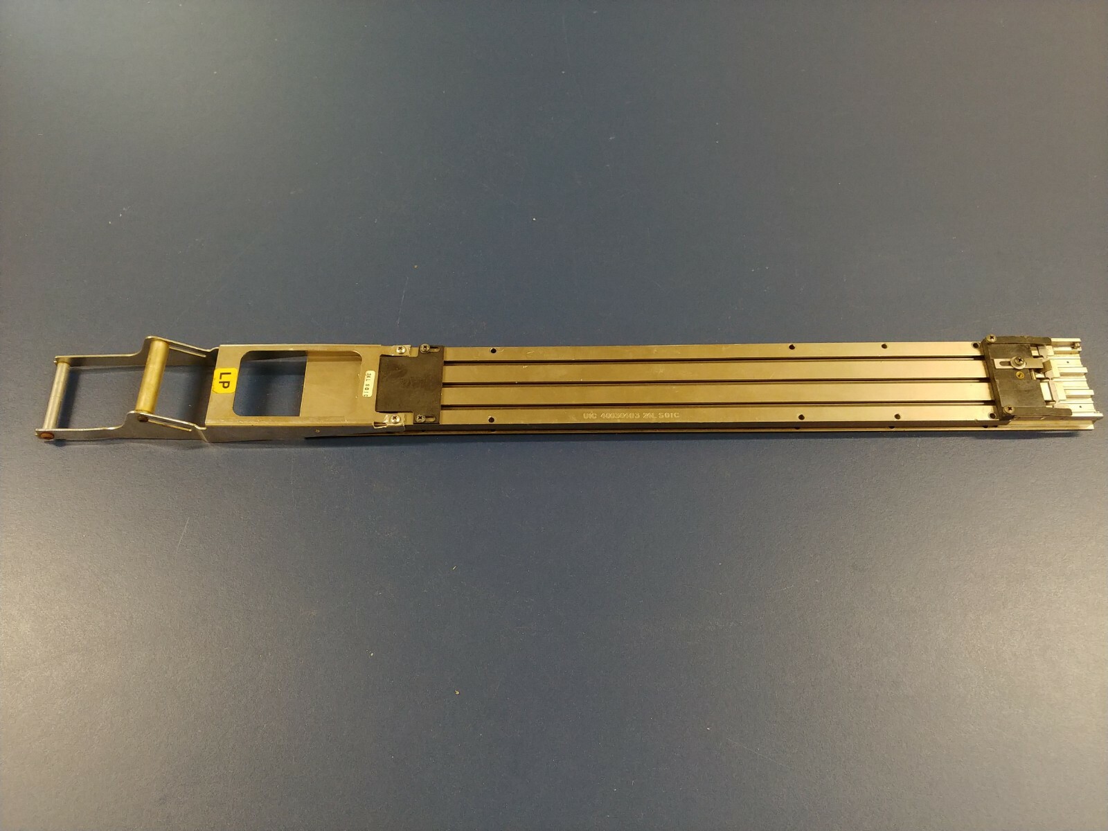 Universal Instruments Vibratory 24L PIN SOIC Track Assembly 46636403