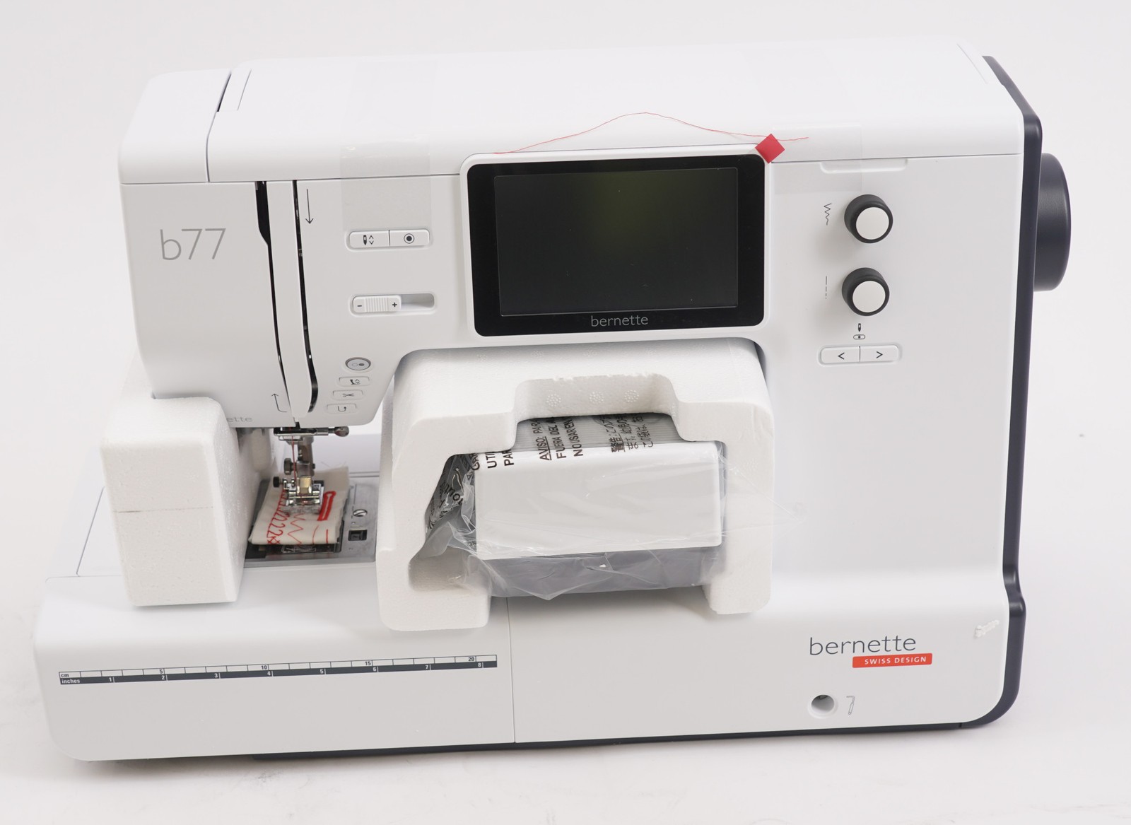 BERNETTE B77 SEWING MACHINE