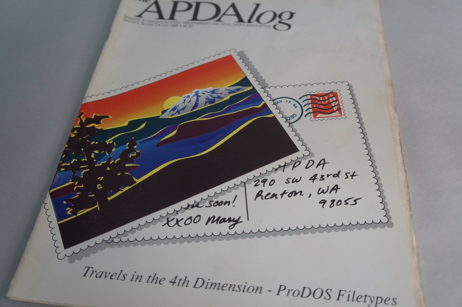 lot of 10 Vintage Apple APDAlog Catalogs For Programmers & Developers APDA Log