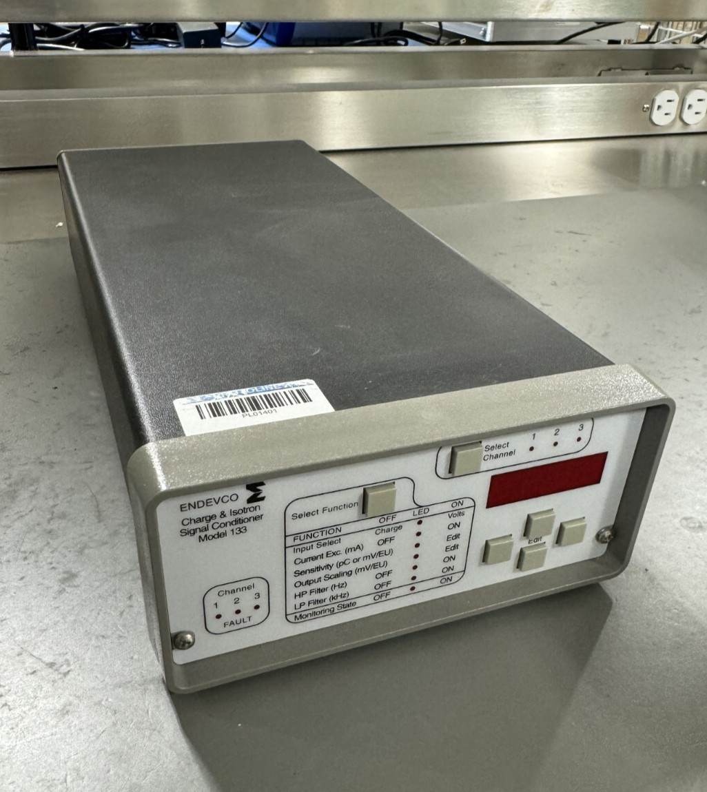 Endevco Charge & Isotron Model 133 Signal Conditioner