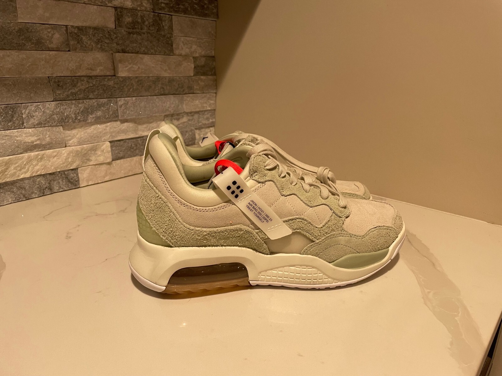 NIKE Jordan MA2