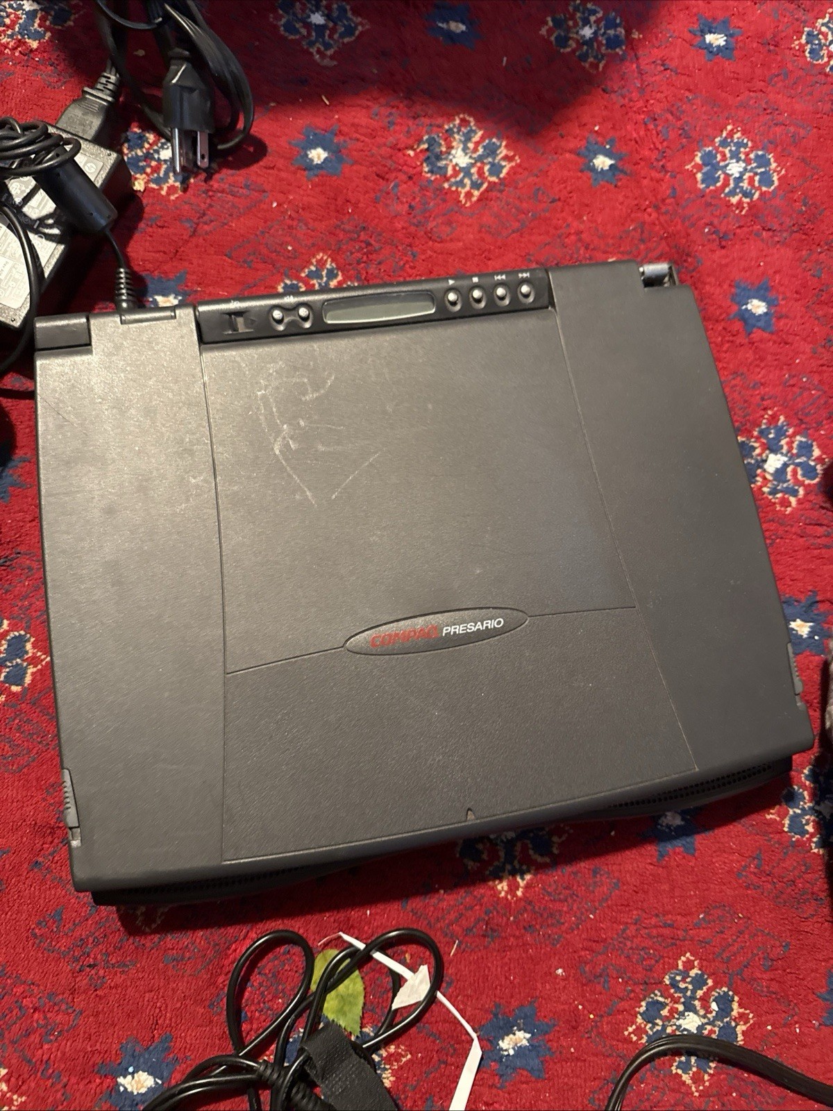 Vintage Compaq Presario 1655 Pentium II Laptop Computer