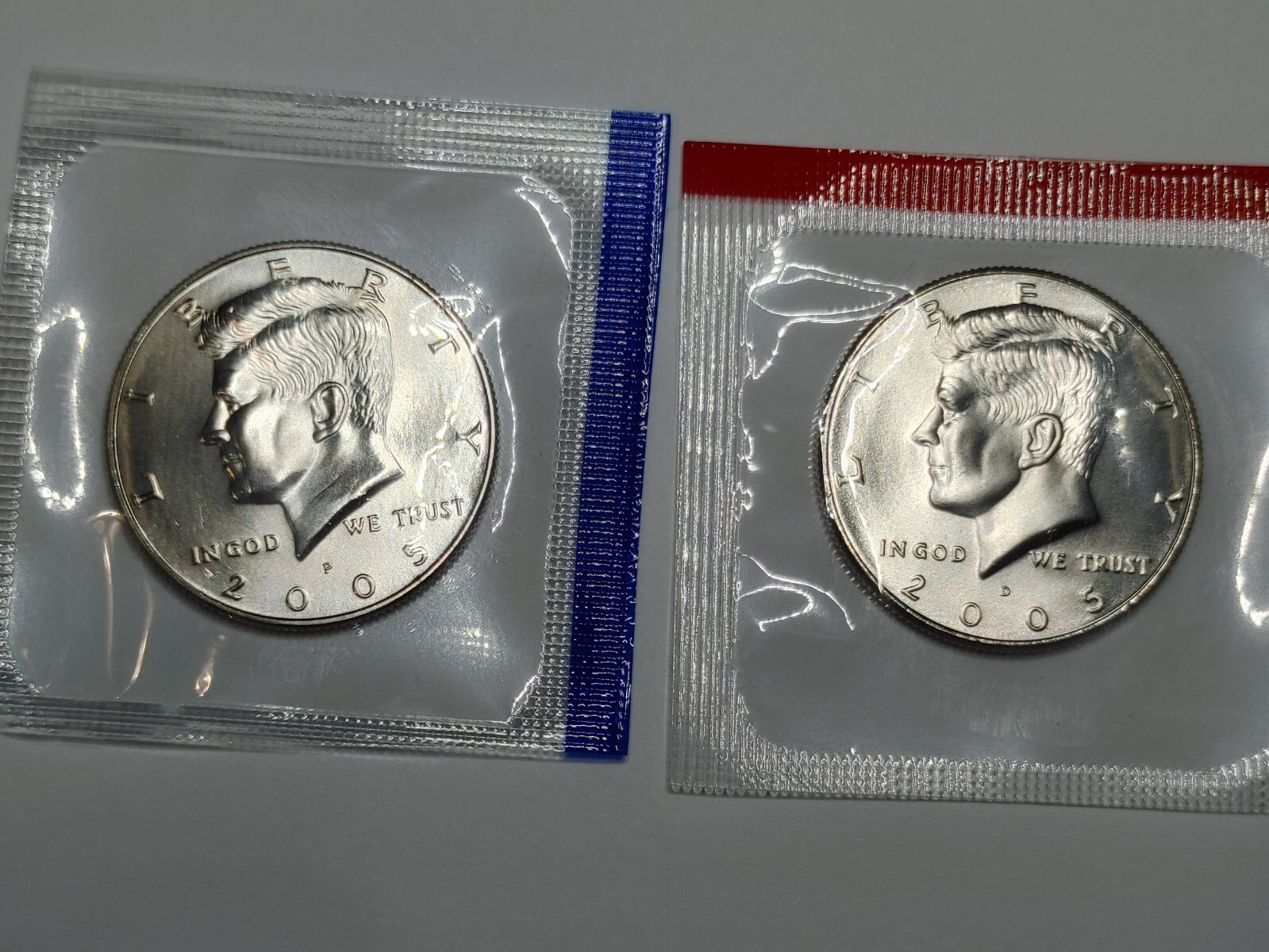 2005 P+D KENNEDY HALF UNCIRCULATED "SATIN" IN MINT CELLO **FREE SHIPPING**