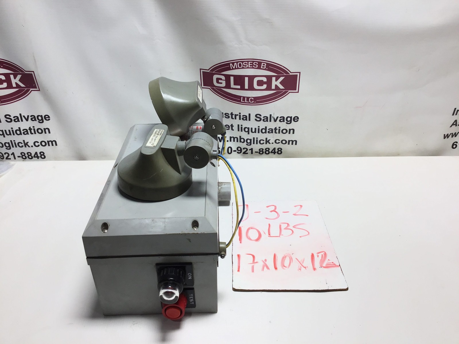 Crouse-Hinds N2LPS6222 Hazardous Location Light Fixture | Explosion Proof