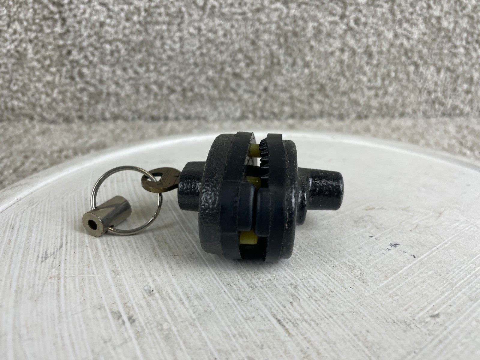 Master Lock Co Firearm Safety Keyed Trigger Lock w/ Key USA Black