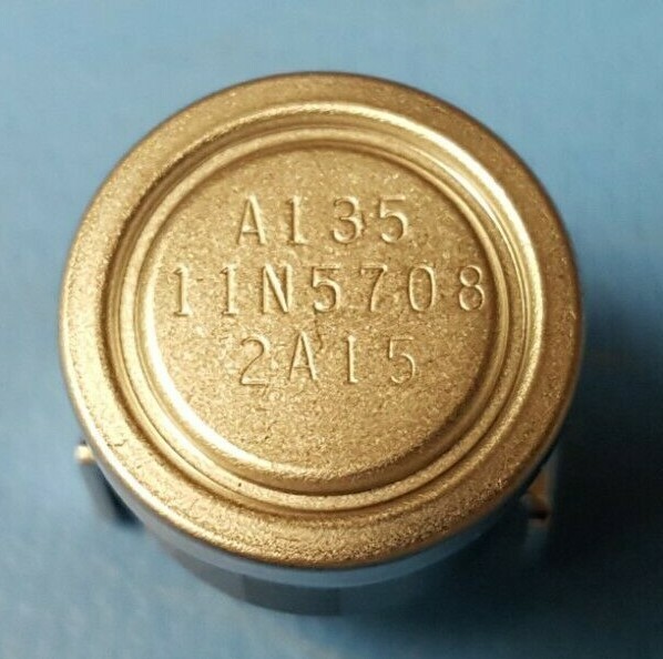 ( 4 ) Automatic Reset Thermostats, NGT, 11N5708 A135, 125 VAC/ 15A, 250VAC/ 10A