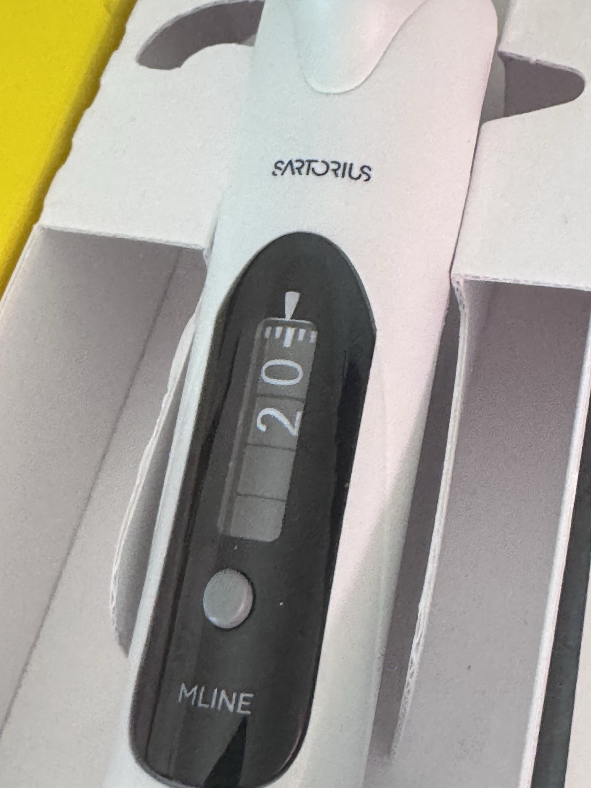 SARTORIUS MLINE MECHANICAL PIPETTE 1-CHANNEL 20-200 µL 725060 BIOHIT
