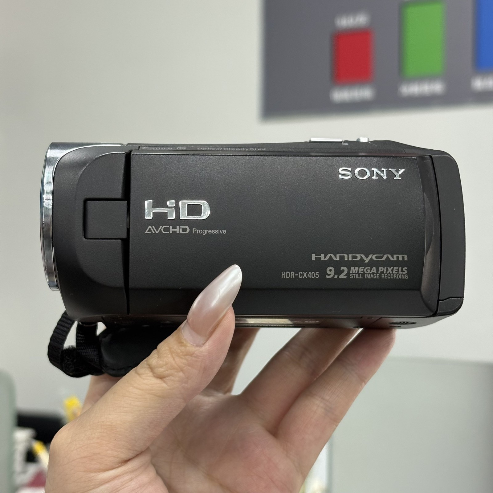 Sony Handycam HDR-CX405 with 30x Optical Zoom Zeiss Lens Camcorder -95% New